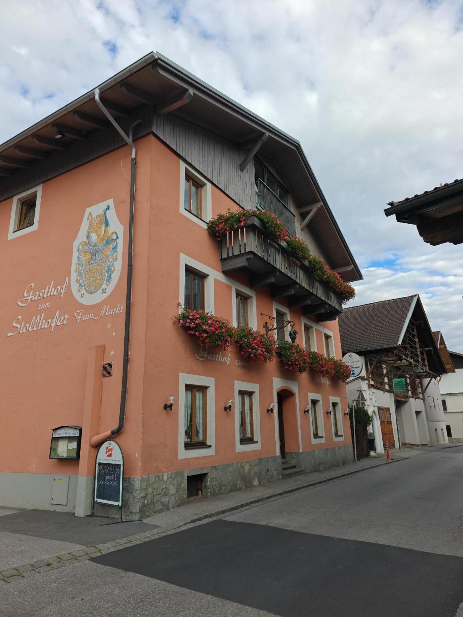 אינציג Gasthof Zum Stollhofer מראה חיצוני תמונה