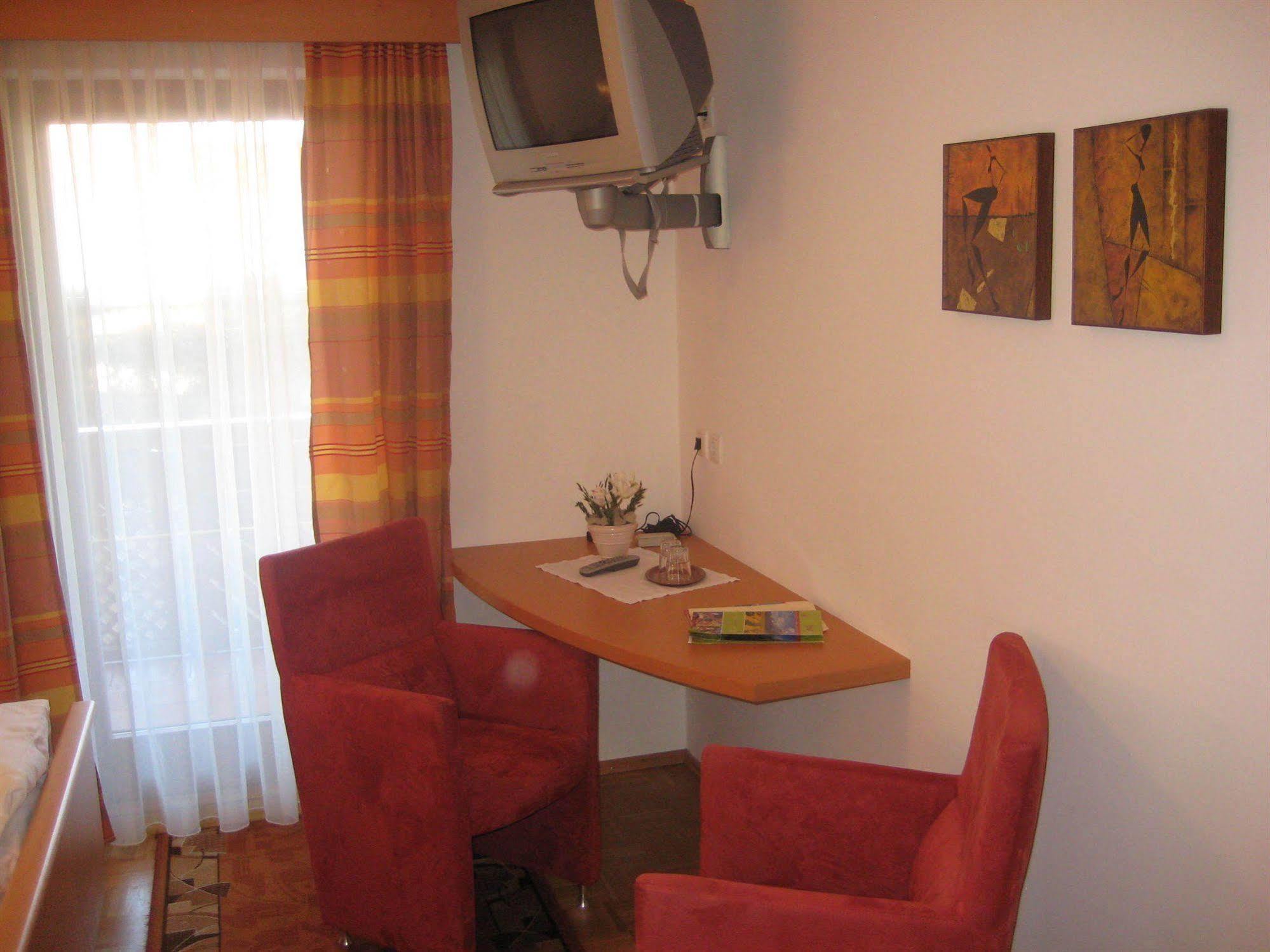 אינציג Gasthof Zum Stollhofer מראה חיצוני תמונה